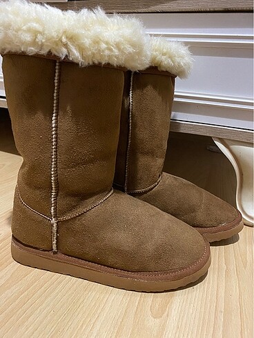 Ugg uzun bot