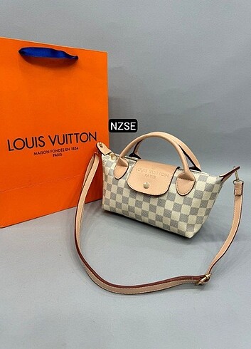 Louis Vuitton LOUIS VUITTION