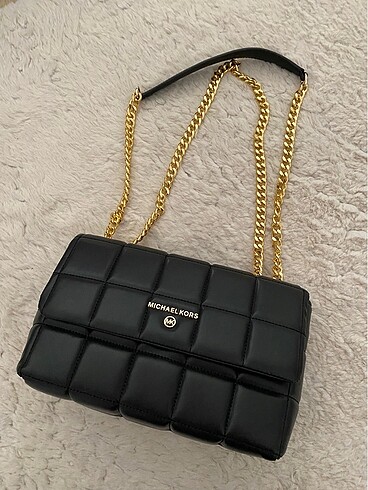 Michael Kors zincirli Kapitone kol çantası