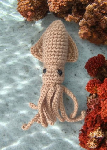 amigurumi örgü kalamar anahtarlık veya charm - Görsel 3