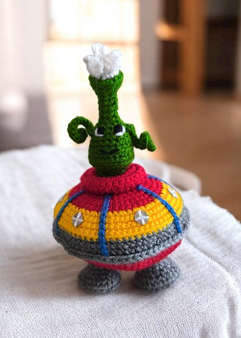 amigurumi örgü uzaylı ve gemisi oyuncak - Görsel 4