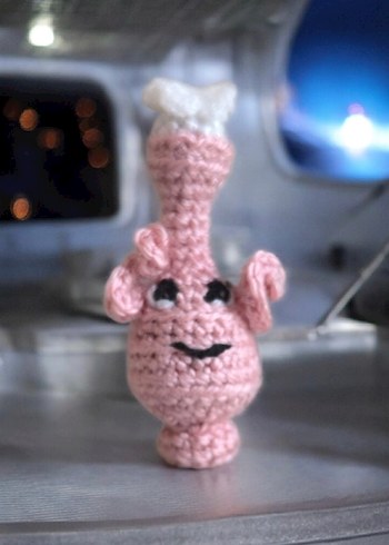 Pembe Örgü Amigurumi Uzaylı Oyuncak - Görsel 2