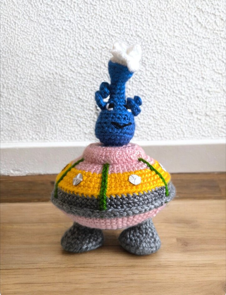 amigurumi uzaylı ve uzay gemisi oyuncak - Görsel 2