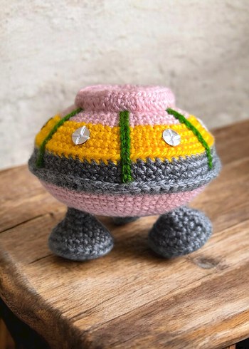 amigurumi örgü uzaylı gemisi oyuncak - Görsel 3