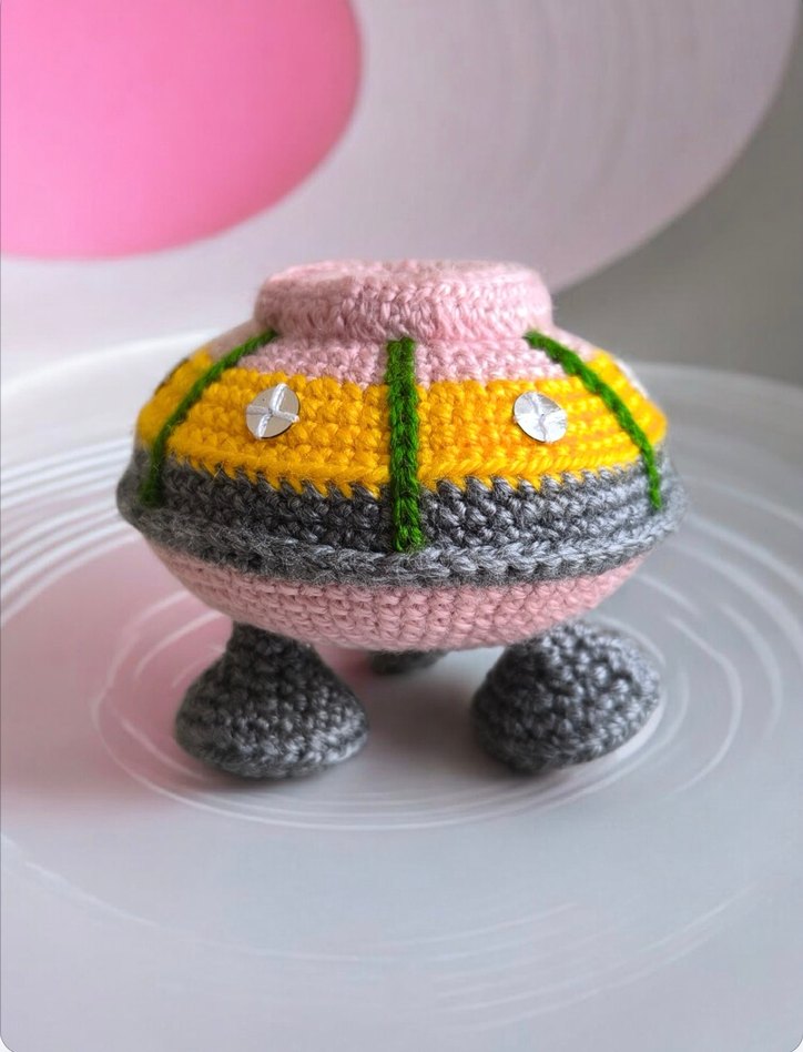 amigurumi örgü uzaylı gemisi oyuncak - Görsel 4