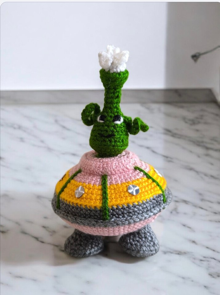 amigurumi uzaylı ve uzay gemisi oyuncak - Görsel 2