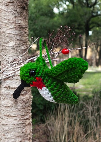 kırmızı amigurumi örgü sinek kuşu anahtarlık veya charm - Görsel 6