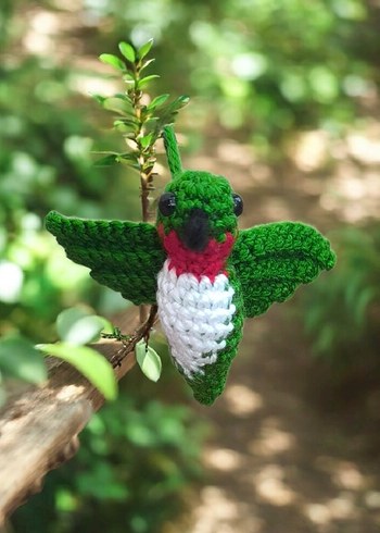 kırmızı amigurumi örgü sinek kuşu anahtarlık veya charm - Görsel 4