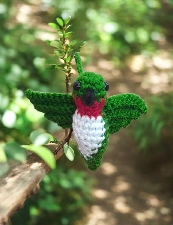 kırmızı amigurumi örgü sinek kuşu anahtarlık veya charm - Görsel 4