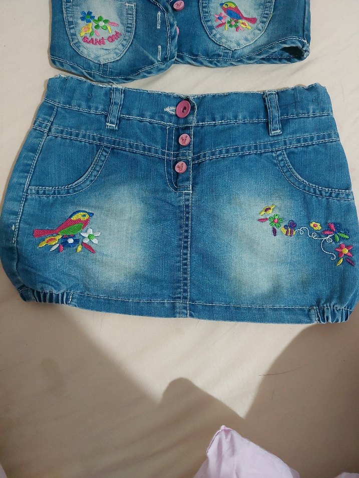 Nakışlı Kot Kız Yelek ve Etek Takımı - Görsel 2