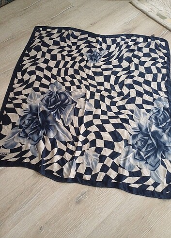 AKER SILK ESARP