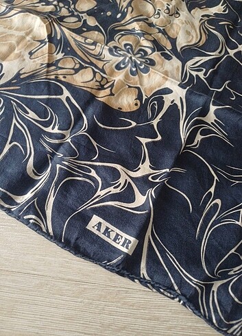Aker Aker silk ipek esarp