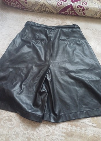 Siyah Kemerli Deri Mini Şort - Görsel 8