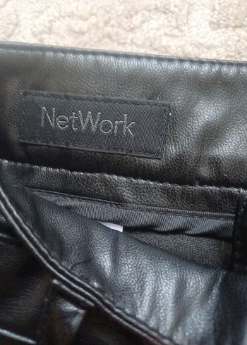 Siyah Kemerli Deri Mini Şort - Görsel 3