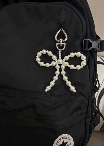 İnci Fiyonk Detaylı Gotik Anahtarlık