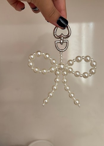 Diğer İnci Fiyonk Detaylı Gotik Anahtarlık