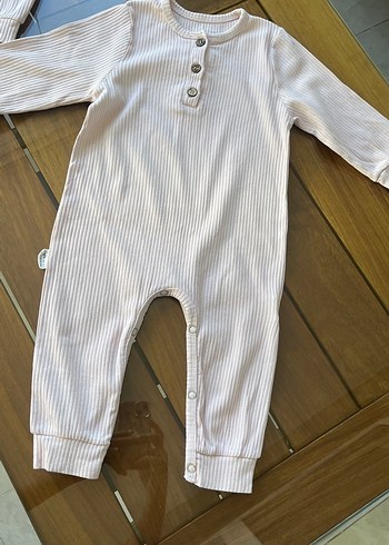 Düğmeli Uzun Kollu Beyaz Pamuklu Bebek Tulum - Görsel 3