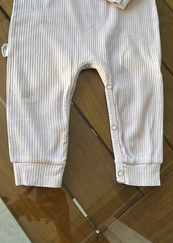 Düğmeli Uzun Kollu Beyaz Pamuklu Bebek Tulum - Görsel 5