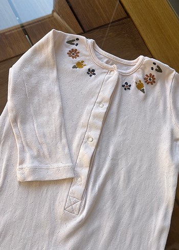 Nakışlı Beyaz Pamuklu Bebek Tulum - Görsel 3