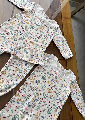 Renkli Desenli Beyaz Bebek Tulumları Dantel Detaylı - Görsel 4