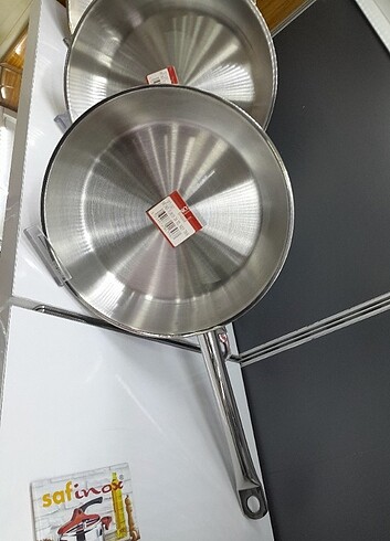 SAFİNOX 22CM ÇELİK TAVA 304 ÇELİK PASLANMAZ KARARMAZ 