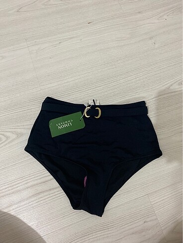Limon company etiketli yüksekbel bikini altı