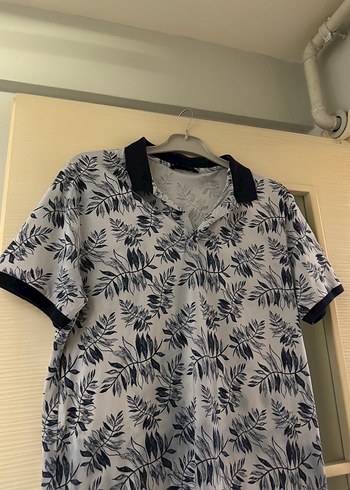 xl Beden Gri Yaprak Desenli Düğmeli Polo Tişört