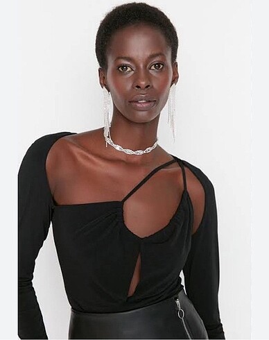 Trendyol & Milla Trendyolmilla bodysuit dekolteli bluz body