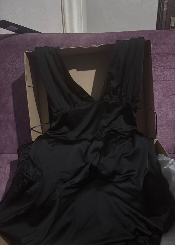 Göğüs dekolteli abiye sırtı bağlama abiye - Görsel 5