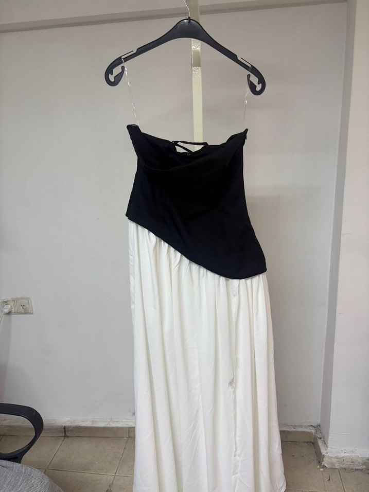 Korse elbise piliseli siyah-Beyaz Drapeli Uzun Straplez Elbise - Görsel 5