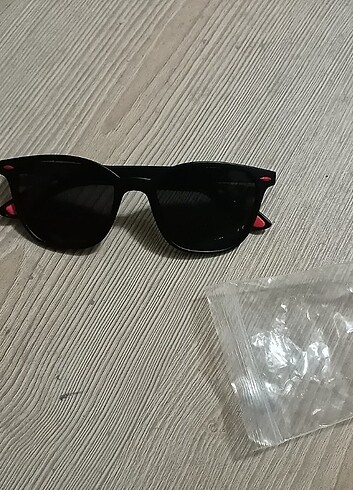 Beden siyah Renk Güneş gözlüğü 