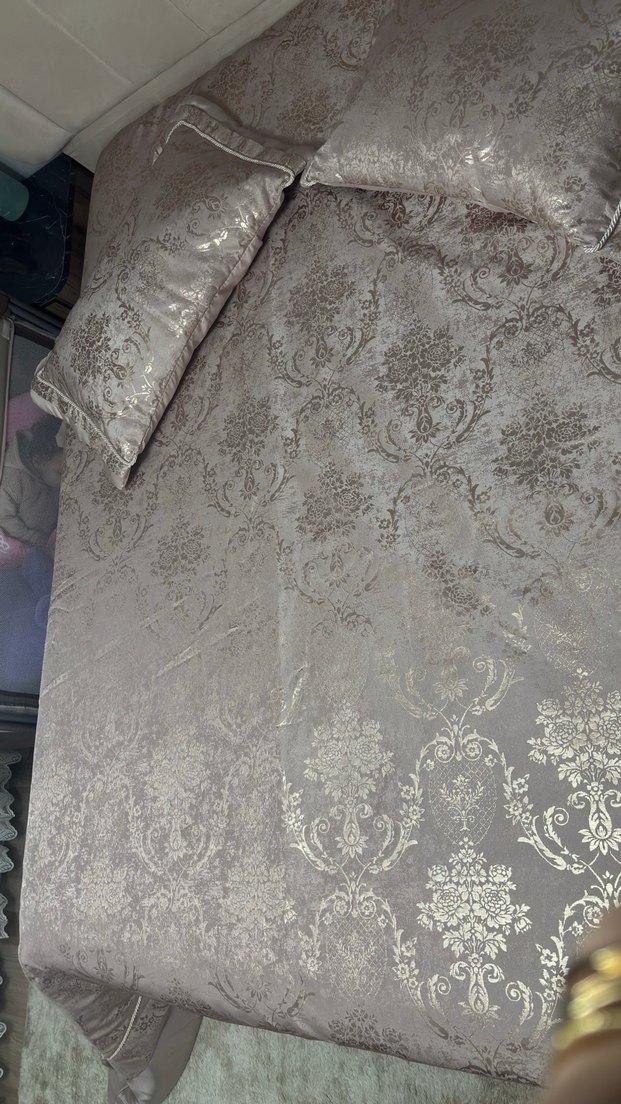 Bej Nakışlı Gri Desenli Yatak Örtüsü - Görsel 2