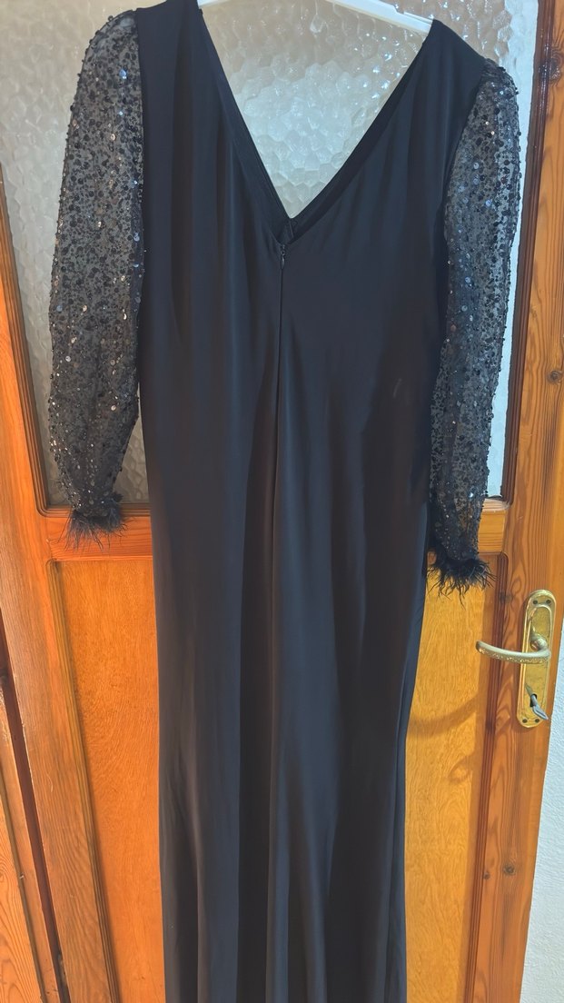 Uzun Siyah V Yaka Gotik Abiye Elbise - Görsel 3