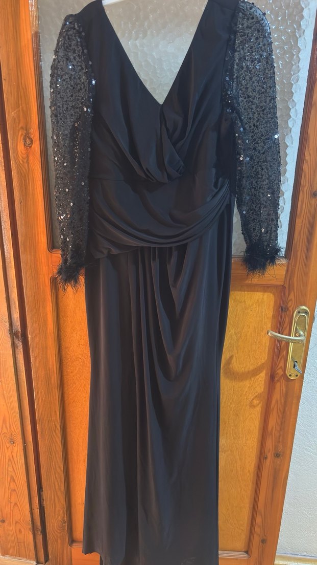 Uzun Siyah V Yaka Gotik Abiye Elbise - Görsel 2