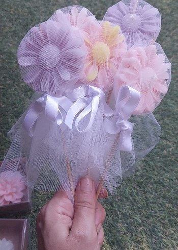 Beden Dantel Detaylı Pastel Pembe Gelin Buketi 15TL adet fiyati