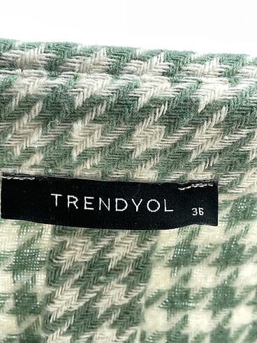 36 Beden yeşil Renk Trendyol & Milla Gömlek %70 İndirimli.