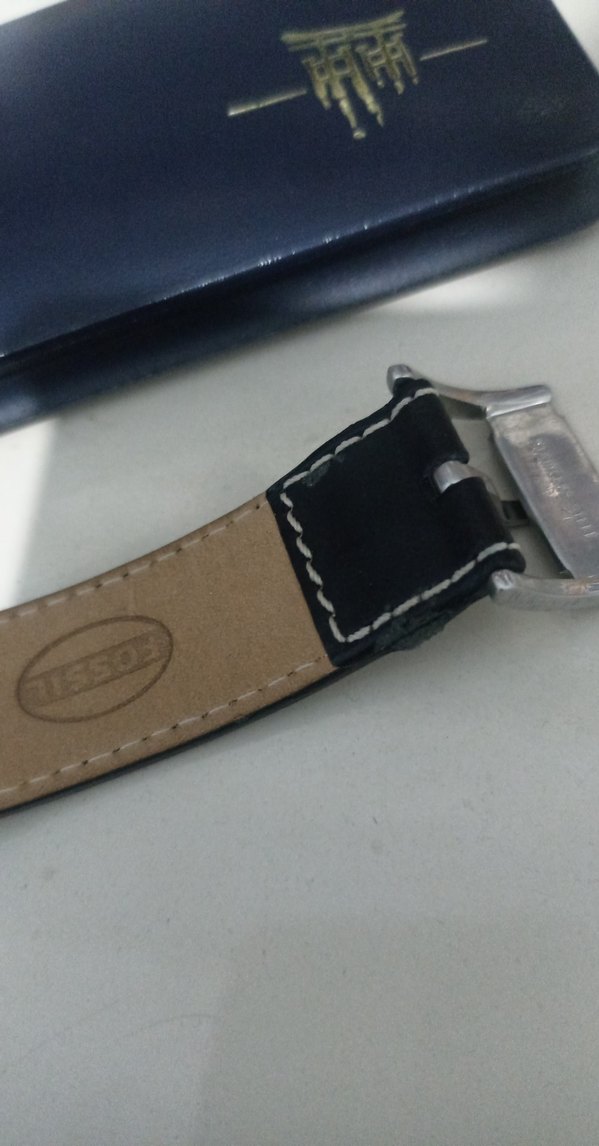 Fossil Siyah Deri Kordonlu Klasik Saat - Görsel 3