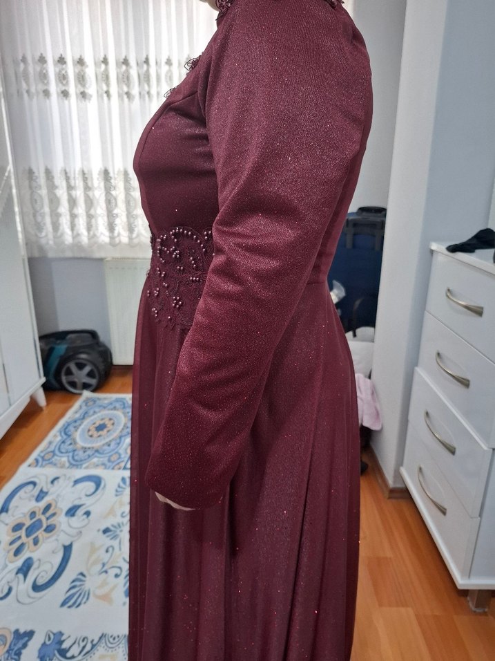 Bordo İşlemeli Uzun Kollu Abiye Elbise - Görsel 2