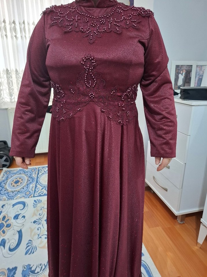 Bordo İşlemeli Uzun Kollu Abiye Elbise - Görsel 3