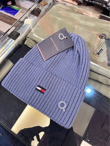 Tommy Hilfiger bere