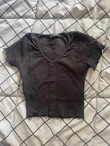 Siyah Crop