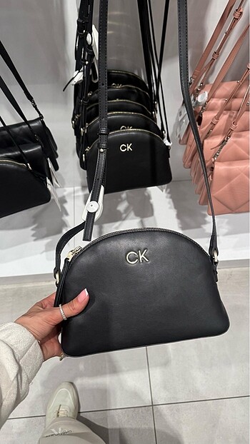 Calvin Klein CK askılı çanta
