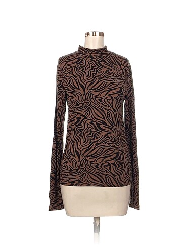Stradivarius Bluz %70 İndirimli.