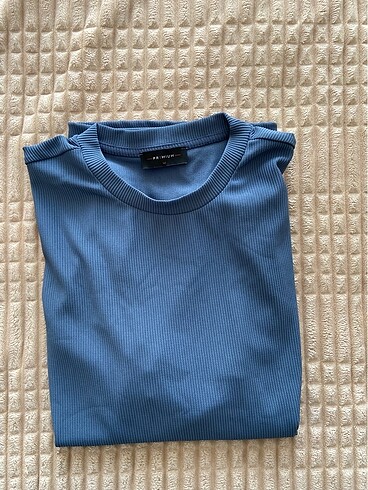 Hiç giyilmemiş etiketli oversize