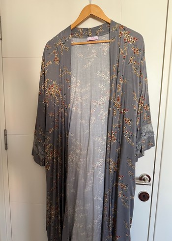 Penye Mood Gri Çiçekli Uzun Bohem Sabahlık - Görsel 2