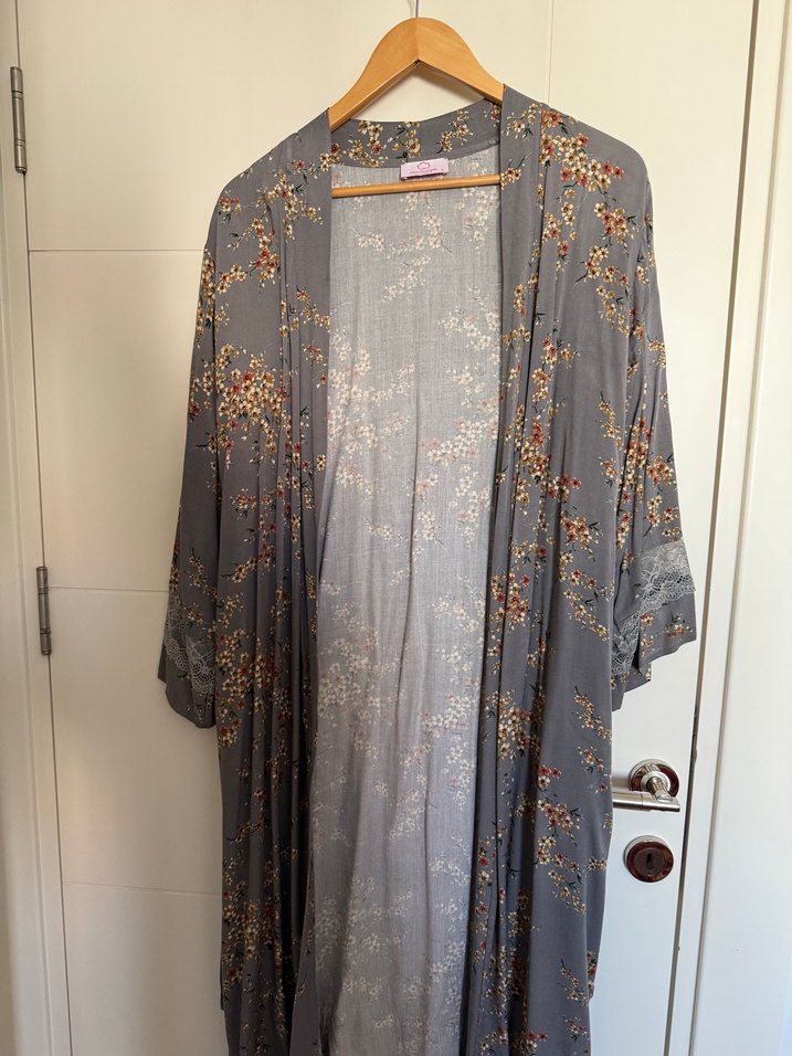 Penye Mood Gri Çiçekli Uzun Bohem Sabahlık - Görsel 2