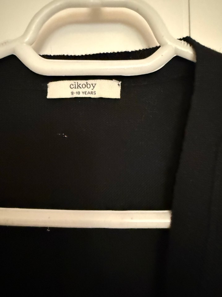 Kız Çocuk Siyah Düğmeli Uzun Kollu Bolero - Görsel 2