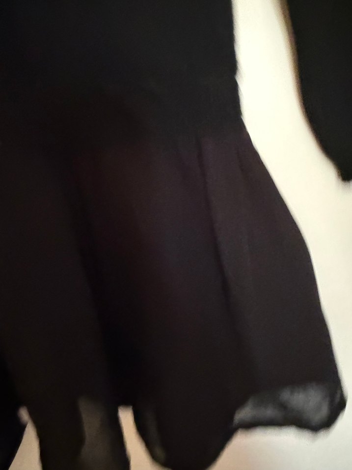 Kız Çocuk Siyah Düğmeli Uzun Kollu Bolero - Görsel 4