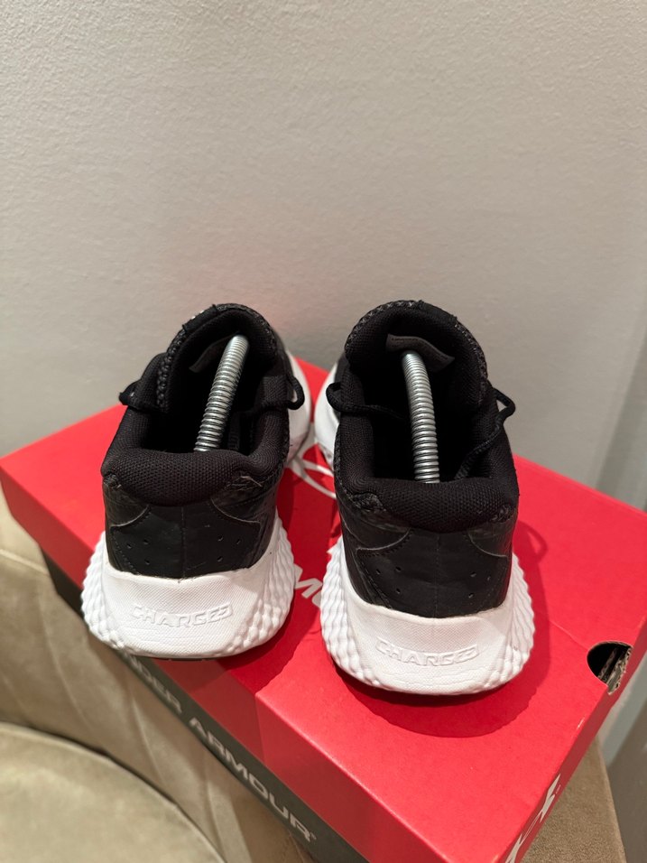 Under Armour Siyah  Spor Ayakkabısı - Görsel 3