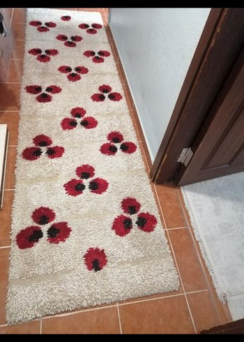 Kırmızı Çiçek Desenli Konvansiyonel Halı 3 halı bu fiyata acil